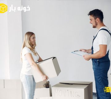 کارگر بسته بندی اسباب کشی